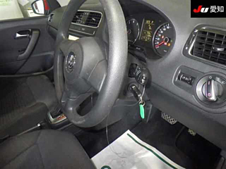 VOLKSWAGEN POLO 2010