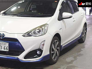 TOYOTA AQUA 2015