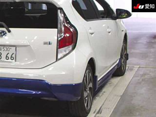 TOYOTA AQUA 2015