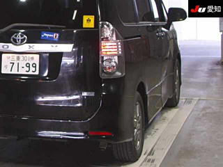 TOYOTA VOXY 2009