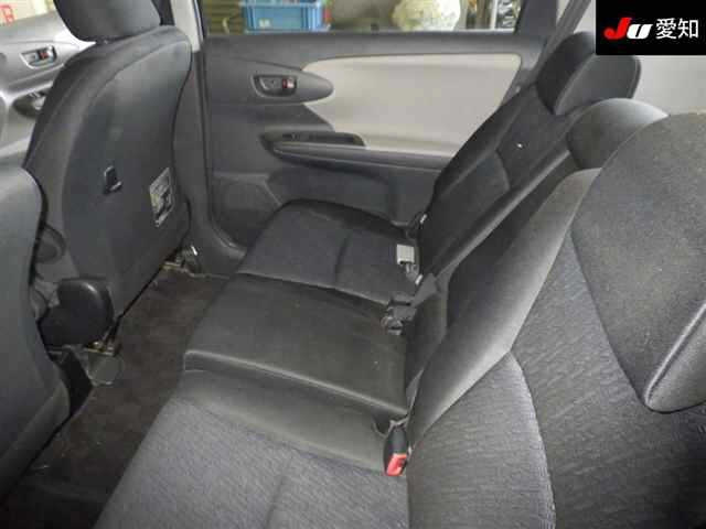 TOYOTA WISH 2010
