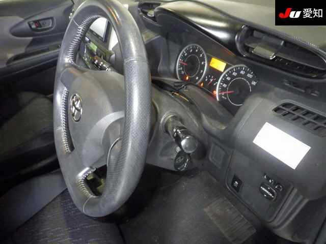 TOYOTA WISH 2010