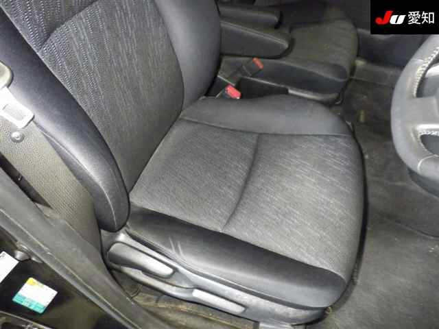 TOYOTA WISH 2010