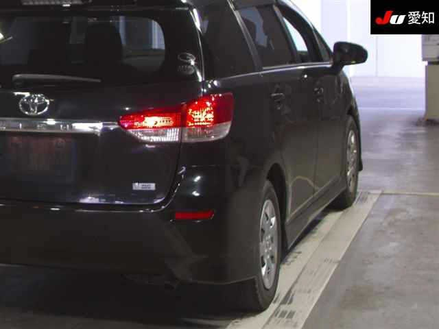 TOYOTA WISH 2010