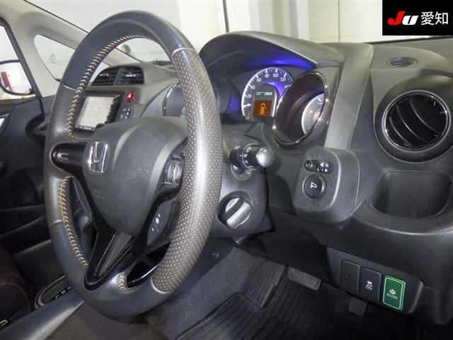 HONDA FIT SHUTTLE 2011