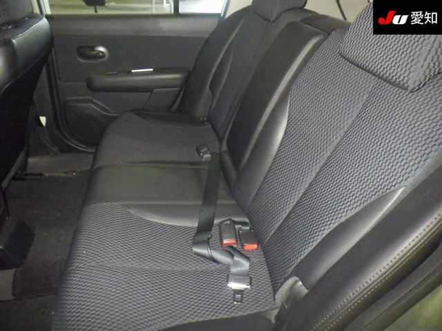 NISSAN TIIDA 2010