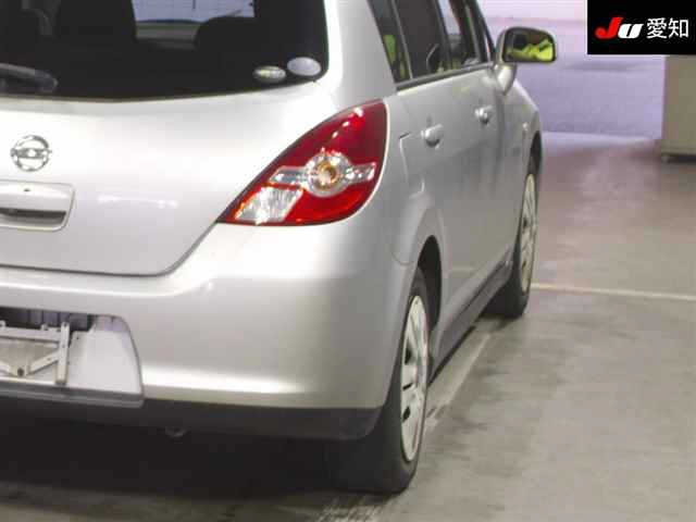 NISSAN TIIDA 2010