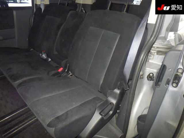 MITSUBISHI DELICA D5 2010