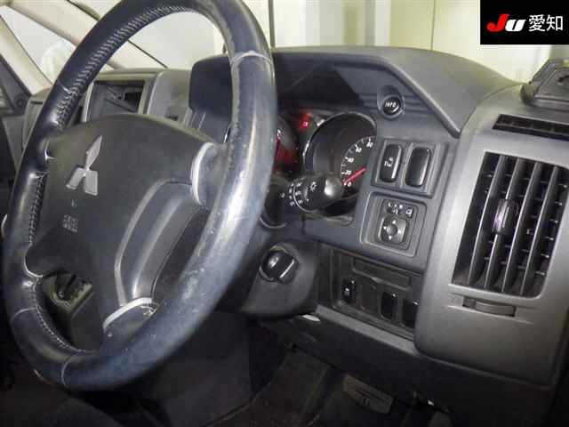 MITSUBISHI DELICA D5 2010