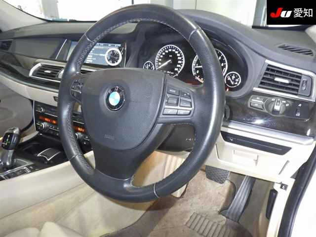 BMW 5 SERIES 2011