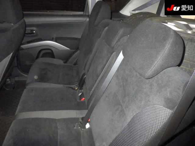MITSUBISHI OUTLANDER 2011