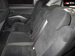 MITSUBISHI OUTLANDER 2011