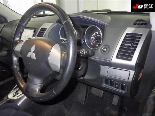 MITSUBISHI OUTLANDER 2011
