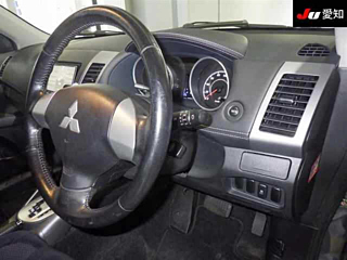 MITSUBISHI OUTLANDER 2011