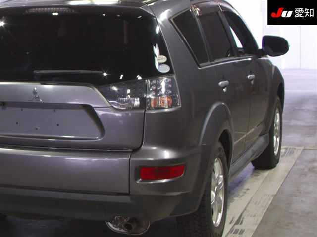 MITSUBISHI OUTLANDER 2011