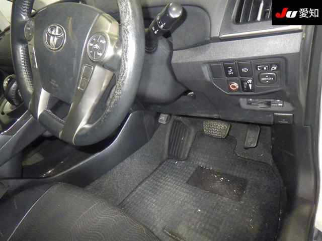 TOYOTA PRIUS PHV 2013