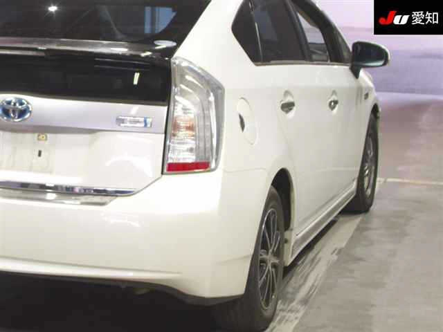 TOYOTA PRIUS PHV 2013