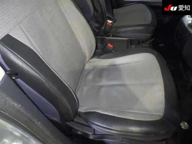 MITSUBISHI DELICA D5 2010
