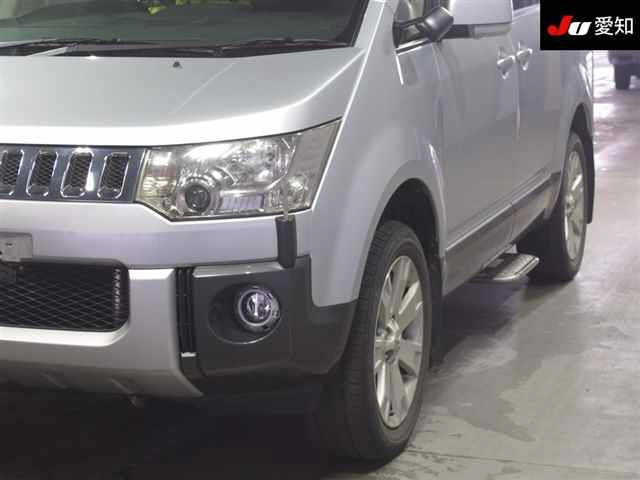 MITSUBISHI DELICA D5 2010