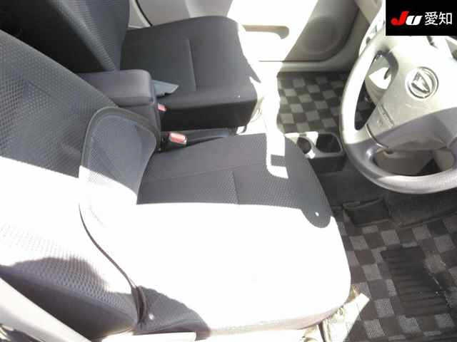 DAIHATSU MIRA E S 2015