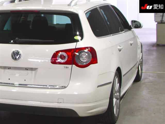 VOLKSWAGEN PASSAT VARIANT 2010