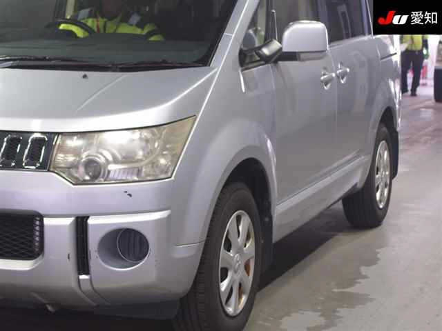 MITSUBISHI DELICA D5 2012