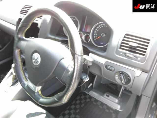 VOLKSWAGEN GOLF 2009