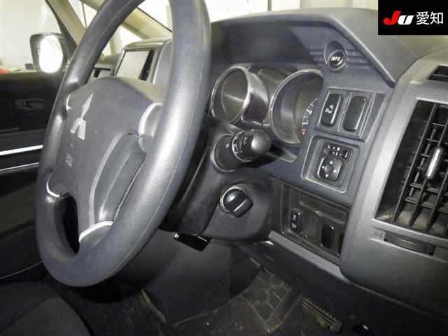 MITSUBISHI DELICA D5 2012