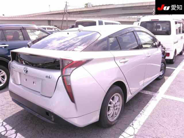 TOYOTA PRIUS 2016