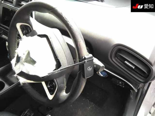 TOYOTA PRIUS 2016