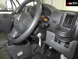 MITSUBISHI MINICAB MIEV 2011