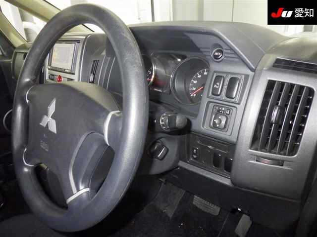 MITSUBISHI DELICA D5 2013