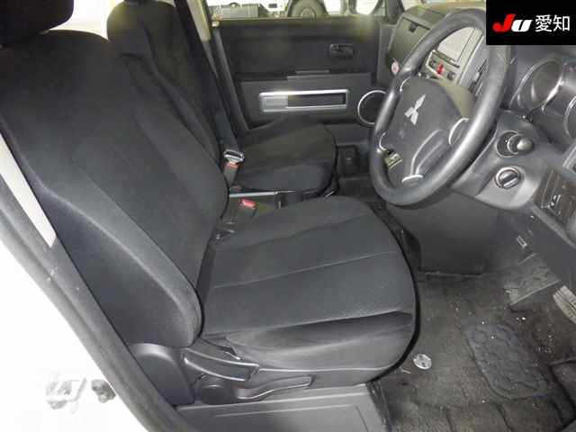 MITSUBISHI DELICA D5 2013