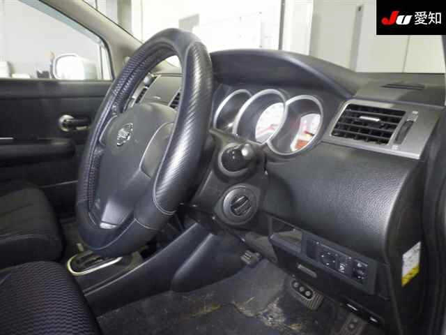 NISSAN TIIDA 2009