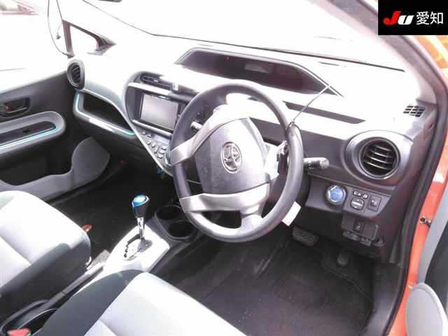 TOYOTA AQUA 2012