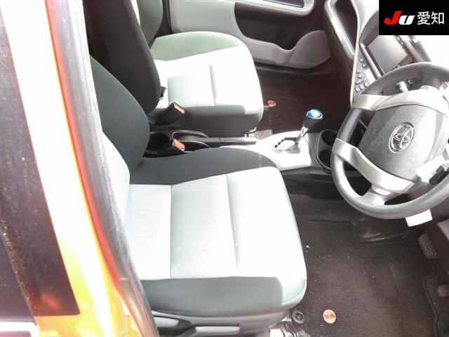 TOYOTA AQUA 2012