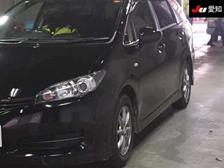 TOYOTA WISH 2011