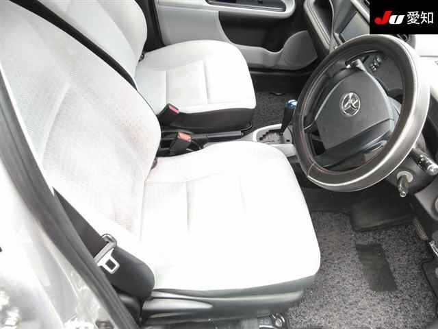 TOYOTA AQUA 2012