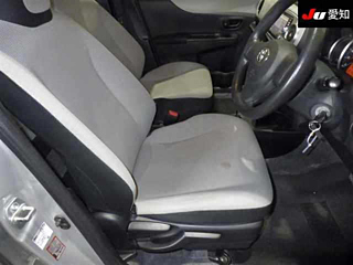 TOYOTA VITZ 2013