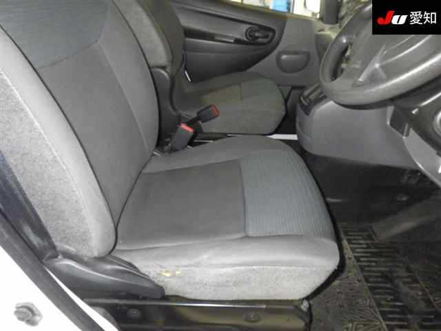 NISSAN NV200 2013