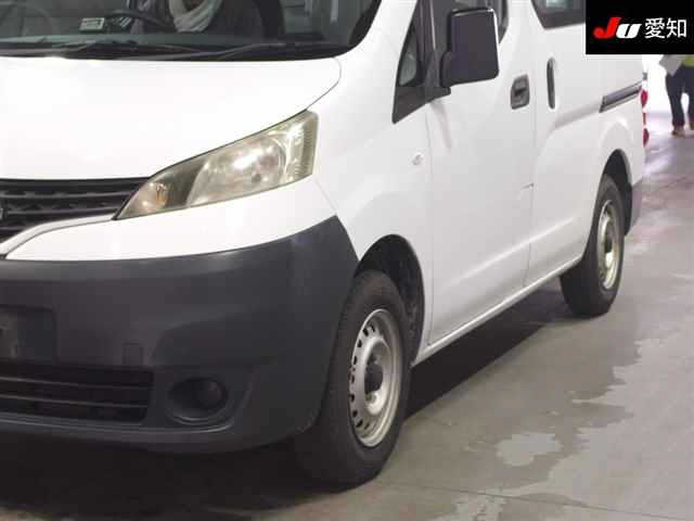NISSAN NV200 2013