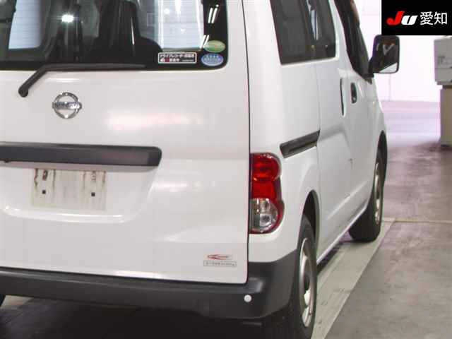 NISSAN NV200 2013