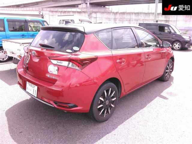 TOYOTA AURIS 2016