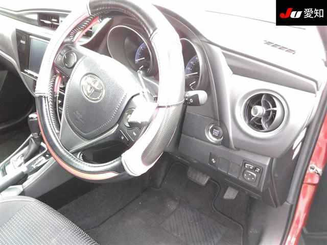 TOYOTA AURIS 2016