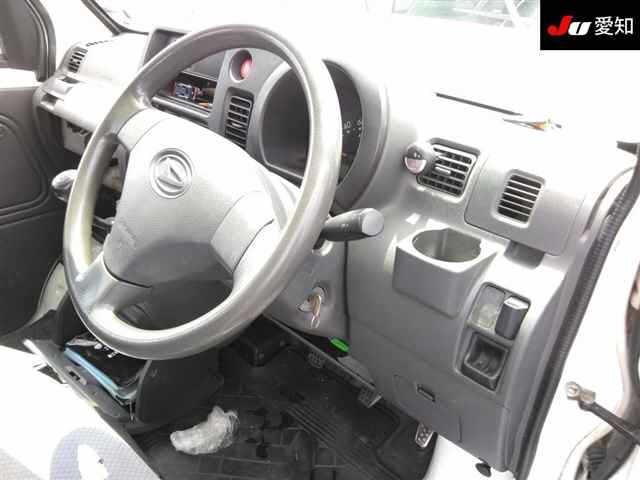 DAIHATSU HIJET VAN 2013