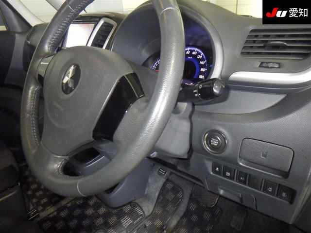 MITSUBISHI DELICA D2 2012