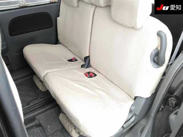 TOYOTA SIENTA 2012