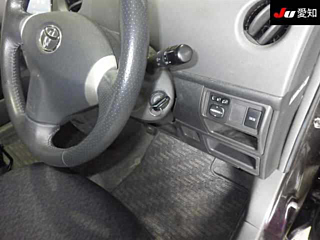TOYOTA SIENTA 2011