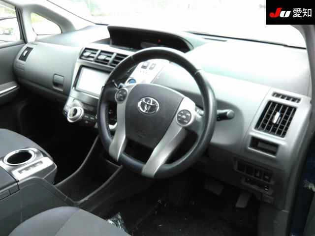 TOYOTA PRIUS ALPHA 2012