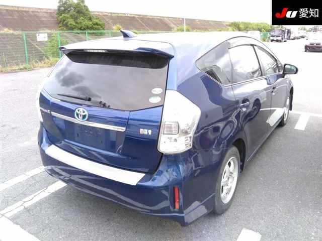 TOYOTA PRIUS ALPHA 2012